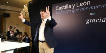 El PP gana las elecciones de Castilla y León y necesitará a Vox para gobernar