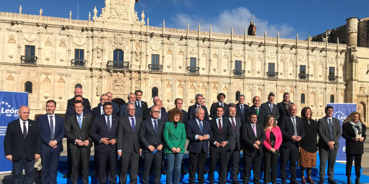 El mantenimiento de infraestructuras a debate en la Comisión de Diputaciones Provinciales, Cabildos y Consejos Insulares