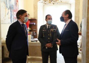 El alcalde recibe al nuevo jefe de la Comandancia de la Guardia Civil