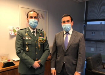 El delegado territorial da la bievenida al nuevo jefe de la Guardia Civil