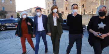 Pilar Alegría: «Más de 45.000 jóvenes de esta tierra se beneficiarán de una beca otorgada por el Gobierno»