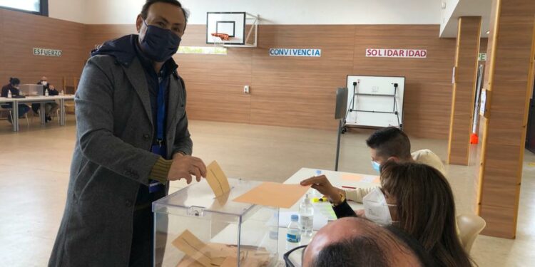 Pedro Samuel Martín: «Espero que demostremos la importancia de este día, lo que nos jugamos, acudiendo a votar»