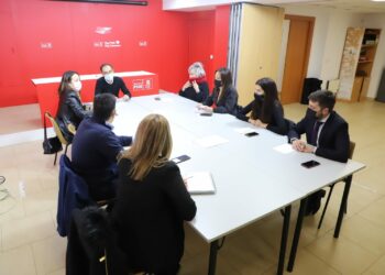 El sector de las peluquerías logra el compromiso PSOE de hacer llegar al Congreso de los Diputados la bajada del IVA