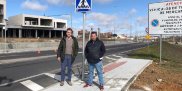 El paso de peatones inteligente en la CL-512 frente a ‘Las Yugadas’ (Santher) ya es una realidad