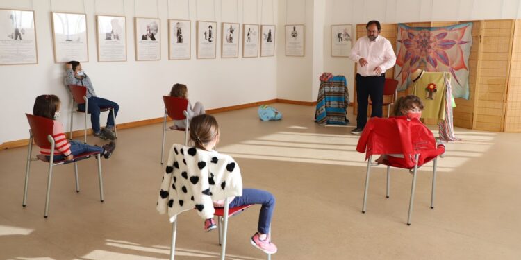 Un novedoso escape room se suma a cuentacuentos, exposición fotográfica y talleres literarios y de escritura para celebrar el XIX aniversario de la Biblioteca Municipal ‘Berta Pallares’