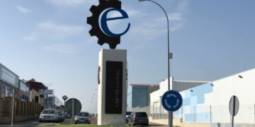 La marca ‘Carbajosa Empresarial’, homenaje a los empresarios en la escultura del polígono El Montalvo III