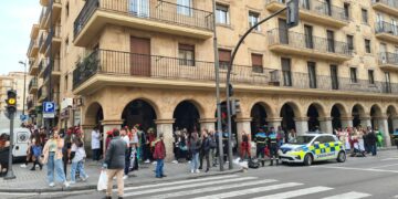 Los alumnos de la Facultad de Psicología celebran en la calle las fiestas de Juan Huarte de San Juan