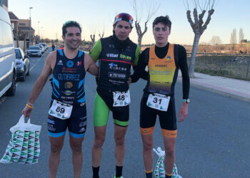 Alberto Domínguez y Esther Rodríguez se imponen en el II Duatlón Cross Villamayor