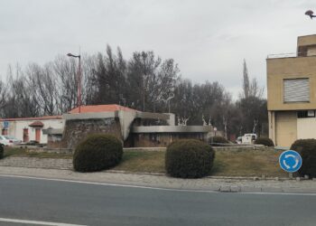 Apagón de las fuentes de la avenida de Madrid para visibilizar los problemas del cambio climático