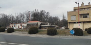 Apagón de las fuentes de la avenida de Madrid para visibilizar los problemas del cambio climático