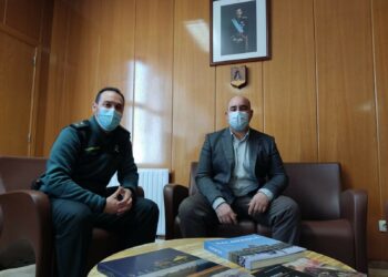 El alcalde de Villares traslada su preocupación por la seguridad ciudadana al nuevo teniente coronel de la Guardia Civil