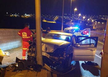 Cuatro heridos leves en un accidente de tráfico junto al cementerio de Tejares