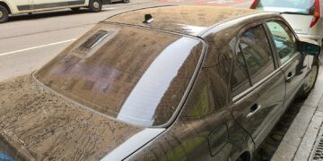 Salamanca amanece cubierta de polvo por las partículas en suspensión que llegan de África