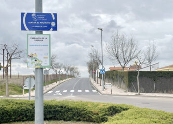 Carbajosa ratifica su compromiso como ‘Municipio Contra el Maltrato Tolerancia Cero’ con la instalación de señales en los accesos al municipio