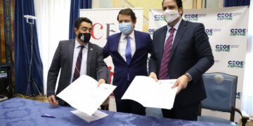 La firma de la ‘Declaración por la unidad de acción empresarial’ busca la  defensa de los intereses de las empresas de la provincia