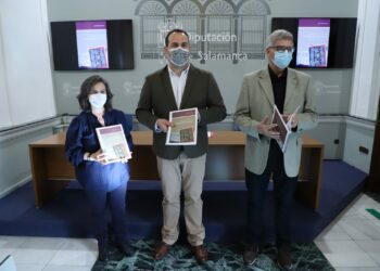 La técnica del encaje de bolillos protagoniza los cuadernos de taller