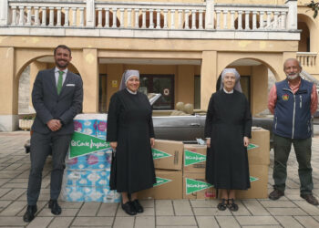 El Corte Inglés y el Automóvil Club de Salamanca entregan 1.601 euros a las Hermanitas de los Pobres