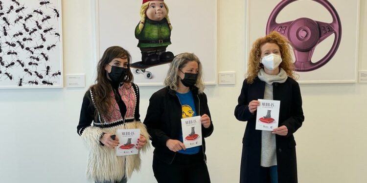 Coral Corona muestra su expo ‘Mujer-Es, no más cuentos’ en el Centro Municipal Integrado ‘El Charro’