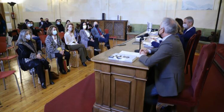 Reconocimiento histórico de la Universidad a las 8 mujeres que han logrado el honoris causa