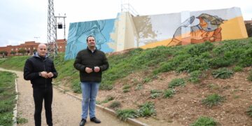 Un mural de 400 metros y la instalación de un martín pescador de 5 metros completarán la recuperación del paseo fluvial