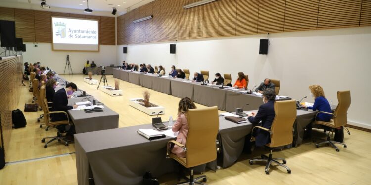 Las personas y la reactivación económica marcan las prioridades del presupuesto que congela impuestos y tasas y condicionado por la reducción de ingresos de la plusvalía y el aumento del coste energético