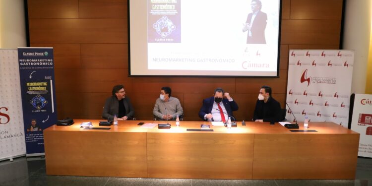 Técnicas neuronales para conocer los perfiles gastronómicos de los consumidores