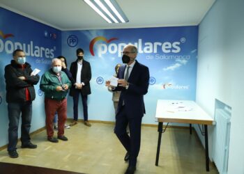 El PP de Salamanca celebra la jornada electoral para mostrar su apoyo a Nuñez Feijóo