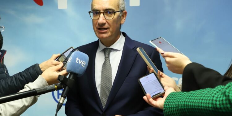 El PP de Salamanca celebra la jornada electoral para mostrar su apoyo a Nuñez Feijóo