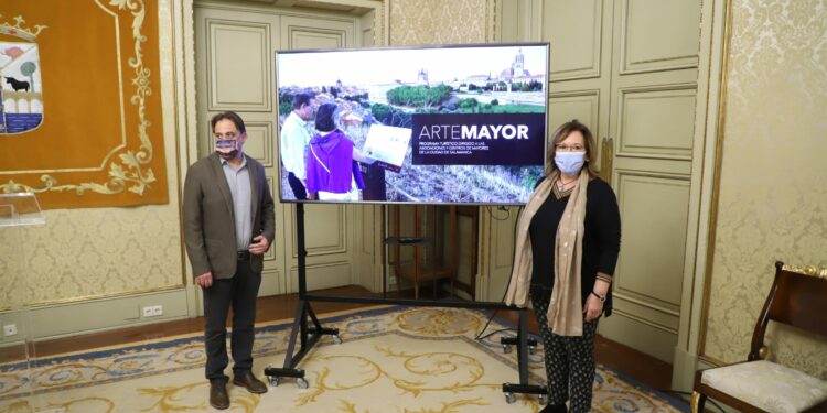 El Ayuntamiento presenta un programa turístico ‘a la carta’ adaptado a las personas mayores