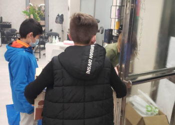 Los niños del programa Ciudad Amiga de la Infancia colaboran en la recogida de productos para Ucrania