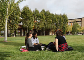 El programa ‘Campus Rural’ permitirá a los alumnos de la Universidad hacer prácticas en municipios de menos de 5.000 habitantes
