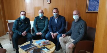 Bienvenida y primer contacto para tratar temas como los puntos críticos de convivencia ciudadana o el nuevo cuartel de la Guardia Civil