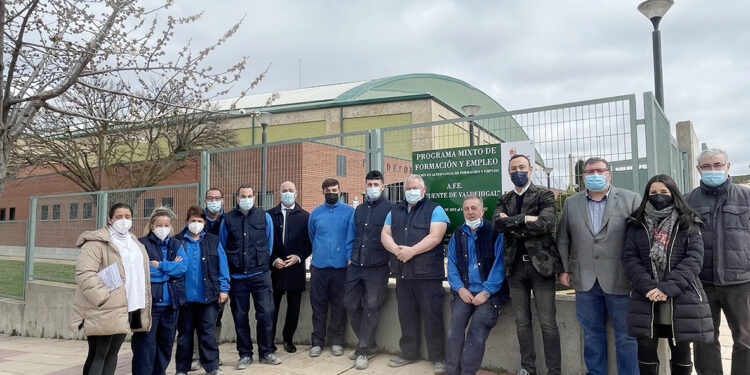 Comienzan las obras de acondicionamiento y accesibilidad del Parque de Valdehigal que ejecuta el programa de formación y empleo