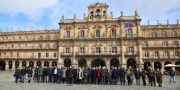 Salamanca recuerda a las víctimas del 11M con la celebración de un minuto de silencio