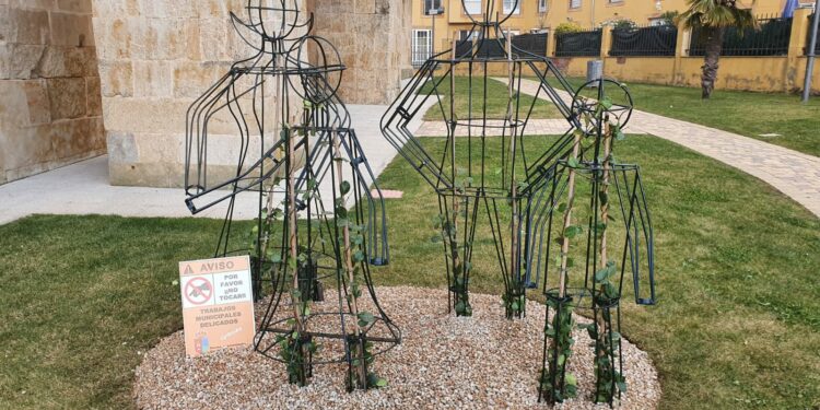 La decoración de las zonas verdes con figuras metálicas creará una ruta de atracción turística para el municipio