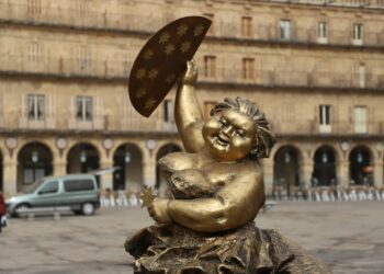 La ‘gordita’ de la Plaza Mayor luce de nuevo su abanico y la estrella