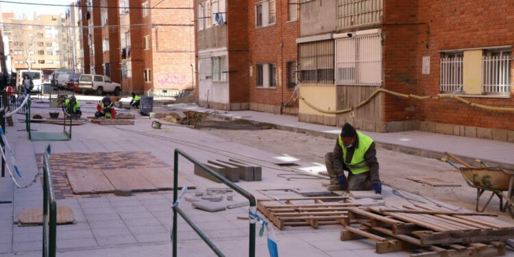 Inversión de 166.000 euros para la renovación de la red de suministro de agua en diez calles del barrio Garrido