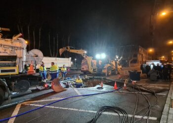 Continúan los trabajos para restablecer el suministro de agua en La Alamedilla