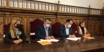 Colaboración entre Santa Marta y la UPSA para promocionar la gastronomía y la hostelería entre los mayores del Programa Interuniversitario de la Experiencia