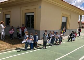 Concedidas 80 becas a escolares de Infantil para compra de libros y material didáctico