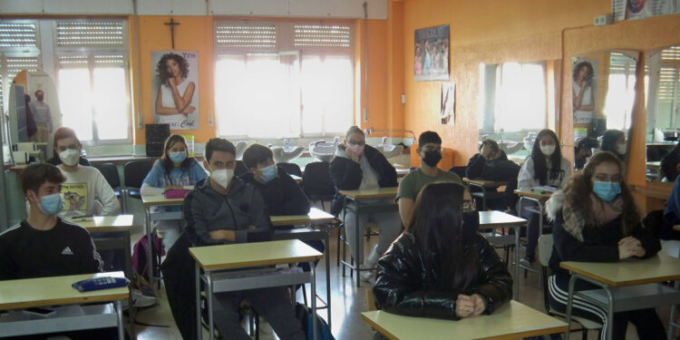 Vuelven a las aulas las charlas para prevenir el suicidio juvenil