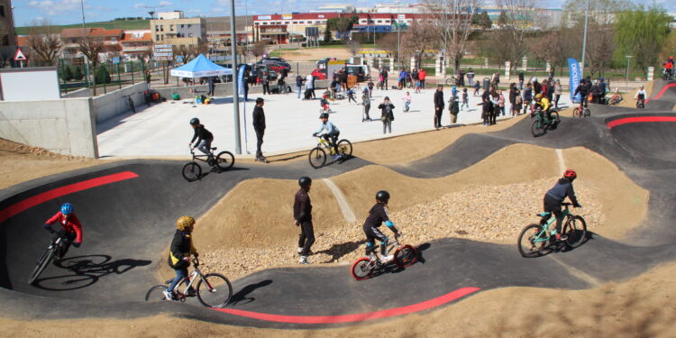 Gran participación vecinal en la inauguración de la primera pista de pump track de la provincia
