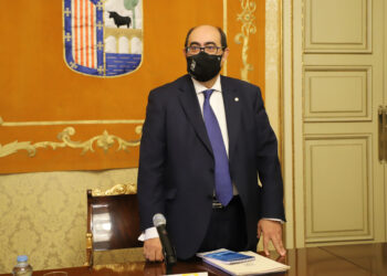 El Ayuntamiento pide al Gobierno ayudas que compensen el descenso de viajeros y el incremento de precio del combustible del transporte urbano