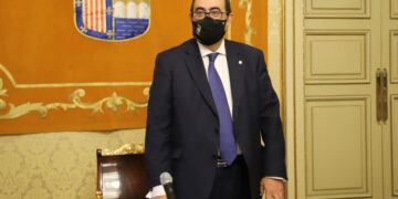 El Ayuntamiento pide al Gobierno ayudas que compensen el descenso de viajeros y el incremento de precio del combustible del transporte urbano