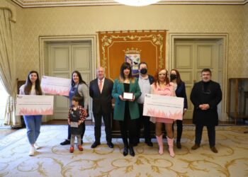 Los premios del II Concurso de Escaparates Semana Santa reconocen el compromiso del pequeño comercio