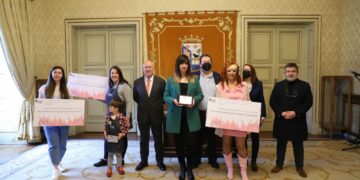 Los premios del II Concurso de Escaparates Semana Santa reconocen el compromiso del pequeño comercio