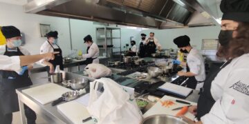 La Escuela de Hostelería busca alumnos para el curso de ‘Operaciones Básicas de Restaurante y Bar’