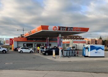 Jornada de incertidumbre para profesionales y usuarios por la aplicación de las bonificaciones fijadas por Gobierno en el precio del combustible