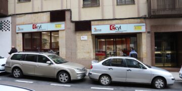 El paro suma en Salamanca 81 desempleados con respecto a febrero y desciende en más de 20.500 personas con respecto a marzo de 2021