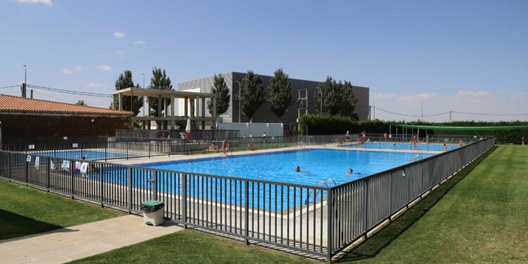 Abiertas las inscripciones del segundo turno de natación para personas mayores